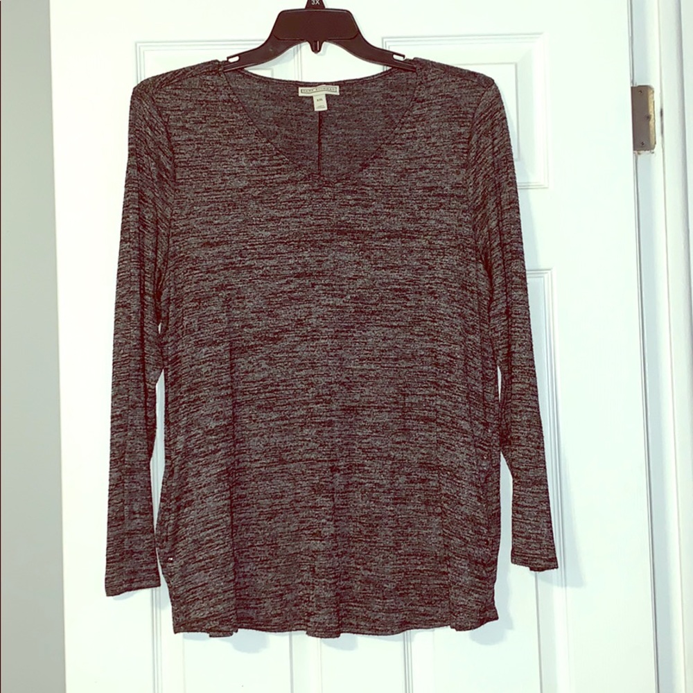 🌎 2/$18 Dana Buchmam long sleeve shirt